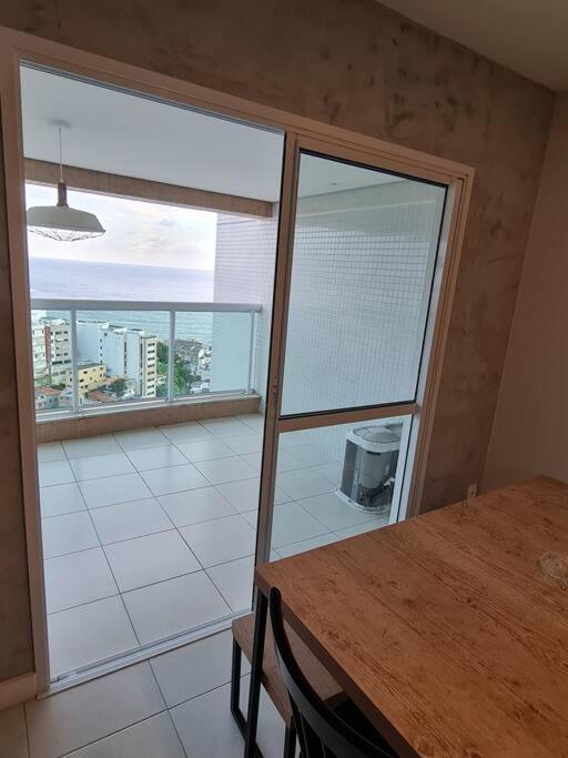 Apartamento Vista Mar Nascente, Dois Quartos, Novo, No Do Rio Vermelho, Condominio Club, 1103